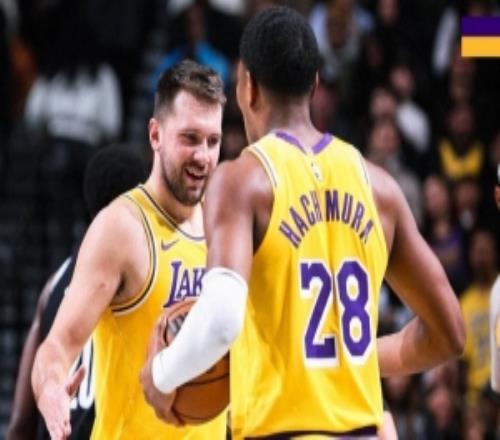 湖人官方曬本場贏球海報：東契奇和八村塁擊掌登上封面