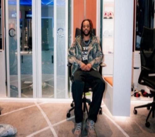 官方曬照：加蘭來快船更衣室了更衣柜位置是之前哈登的緊挨小卡