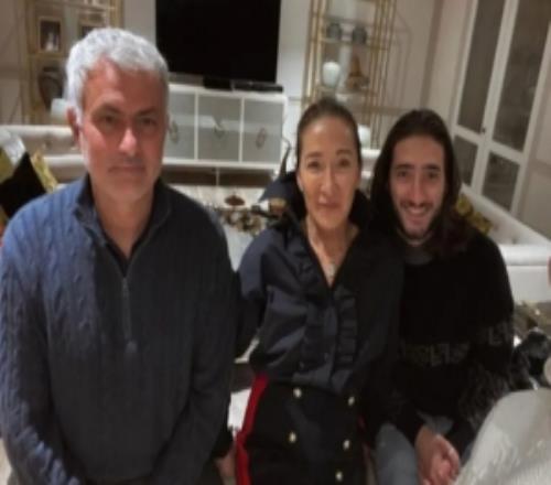 曾隨父輾轉(zhuǎn)多國(guó)青訓(xùn)！穆里尼奧兒子如今遠(yuǎn)離綠茵場(chǎng)，成為游戲主播