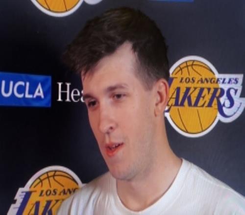 里夫斯：肯納德是聯(lián)盟最優(yōu)秀的三分射手之一他能彌補(bǔ)我們的不足