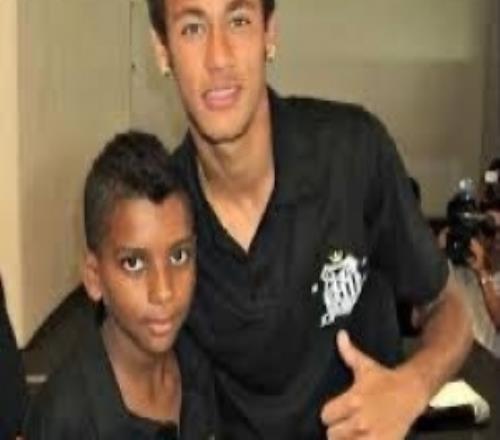 羅德里戈社媒曬童年合照為內(nèi)馬爾慶生：生日快樂！偶像