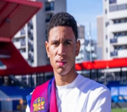 每體談巴薩18歲中衛(wèi)新援：以冷靜沉著著稱，有球和無球都表現(xiàn)很好