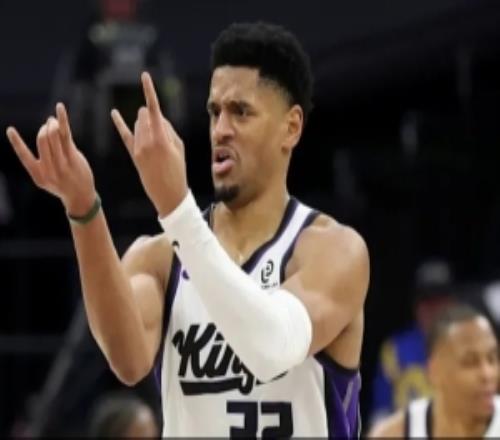 主隊球迷唯一愛將，說自己不該在NBA打球