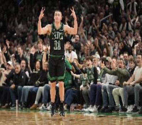 下半場發(fā)威！普理查德15中8&三分6中4砍24分下半場19分助隊(duì)逆轉(zhuǎn)