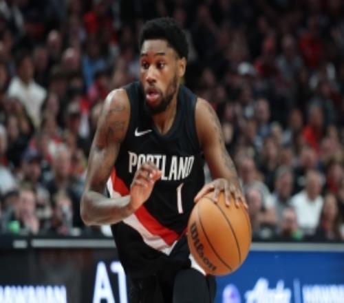 替補(bǔ)進(jìn)攻還不錯！韋斯利9分鐘5中3拿到10分三分3中2&罰球4中2