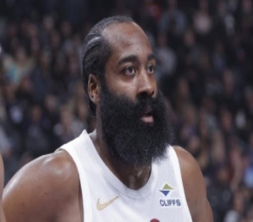 哈登是歷史第六位效力過至少6支球隊(duì)的MVP威少羅斯奧尼爾在列