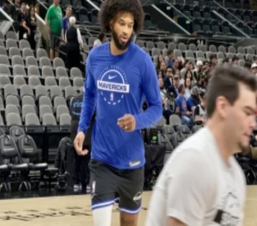 活力十足！巴格利首秀首節(jié)7中4貢獻(xiàn)8分2助外加2斷2帽