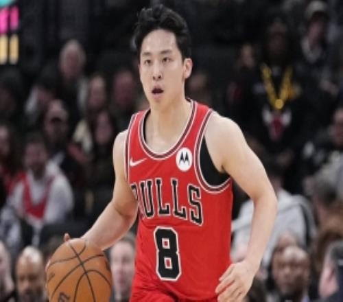 解說(shuō)：公牛給了迪林厄姆22分鐘&投籃組織還行河村勇輝的時(shí)間懸了