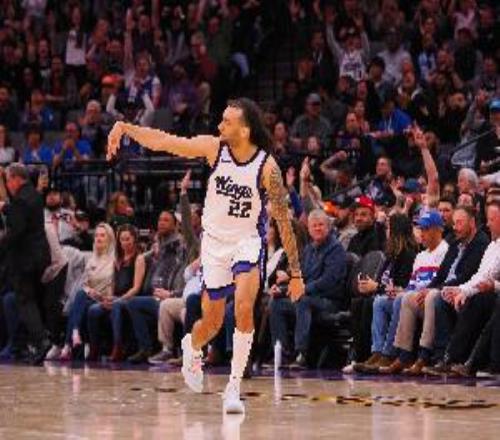 得分爆發(fā)力很強！德文卡特13中6得18分4板4助1斷1帽三分5中2