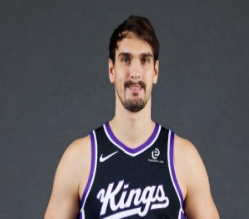 薩里奇的542萬薪水是保障的活塞裁掉他能騰陣容名額但無法省錢