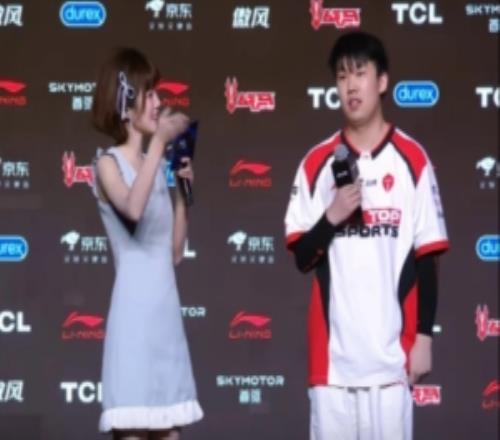 賽后采訪Naiyou：過(guò)年放假回家想多陪陪媽媽