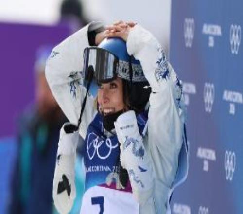 領(lǐng)軍人物！谷愛凌奪中國隊本屆冬奧首枚銀牌，個人冬奧已拿2金2銀