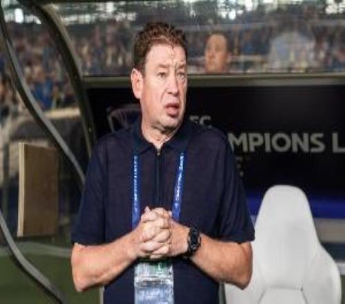 記者：我提問斯盧茨基為何改打433，他說根據(jù)外援前鋒定的