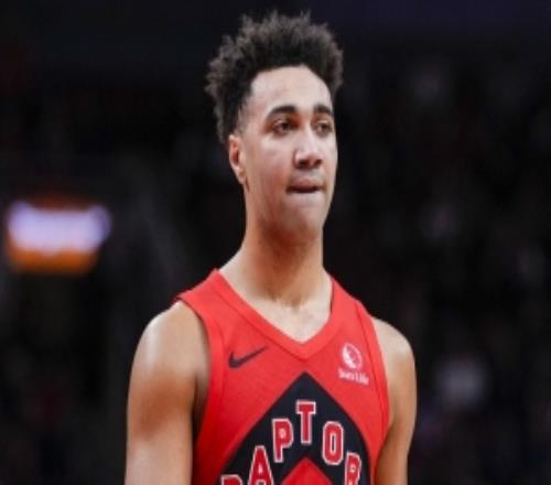 TJD首秀10分10板！猛龍主帥：我不會(huì)一場(chǎng)論看1015場(chǎng)表現(xiàn)再評(píng)價(jià)