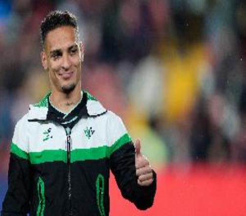 本賽季五大聯(lián)賽各項(xiàng)賽事進(jìn)球上雙球員中，安東尼遠(yuǎn)射破門比例最高