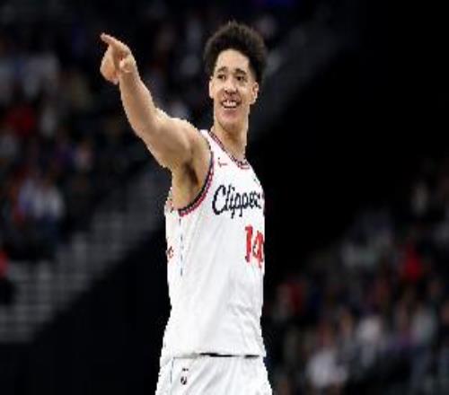 未來(lái)可期！尼德豪澤17分鐘5中5拿到15分6板罰球7中5