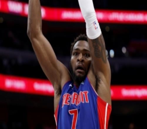 里德談沖突：板凳席上的隊(duì)友也想上去幫忙我們100000%支持彼此