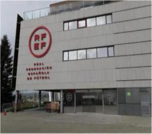 一位西乙裁判涉嫌冒充警察性侵妓女，被西班牙足協暫停所有職務