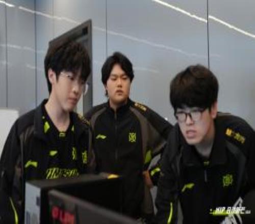 第六支！NIP會(huì)師AL、BLG、WBG、JDG、TES晉級(jí)季后賽