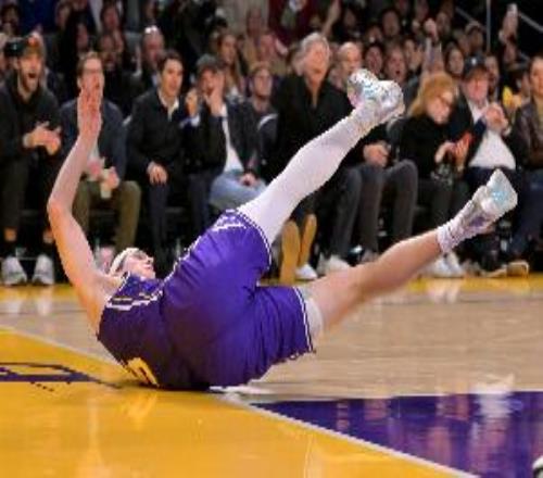 里夫斯：我下半場打得很差沒得到該有的哨子&情緒影響了我