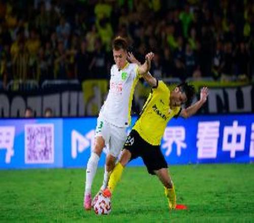 舊傷復(fù)發(fā)！國安官方：何宇鵬熱身賽左足第五跖骨骨折，將接受手術(shù)