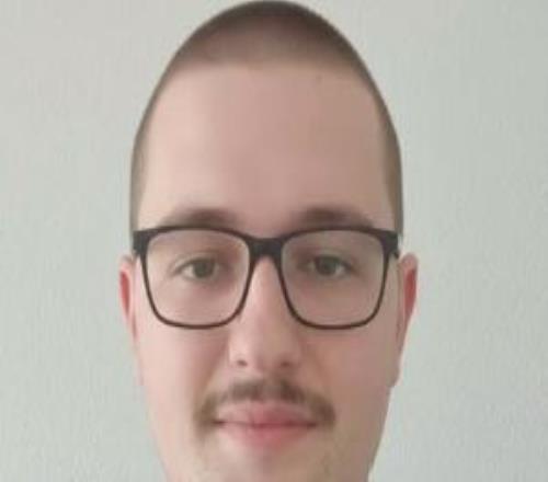 493天沒理發(fā)！蓄發(fā)哥預熱凌晨曼聯(lián)沖擊五連勝，該剪個什么發(fā)型