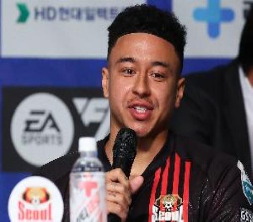 郵報：林加德最快本周決定未來，他跟范佩西接洽探討加盟費耶諾德