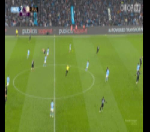 半場失去懸念！哈蘭德貼地斬打進(jìn)死角，還打了后衛(wèi)一個穿襠