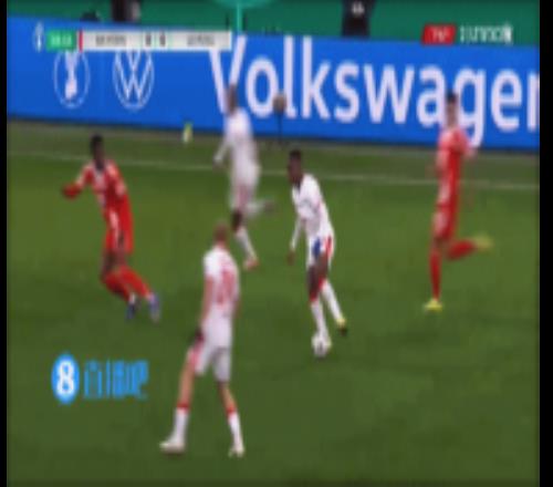 鮑姆加特納開場4分鐘攻破拜仁大門，但越位在先