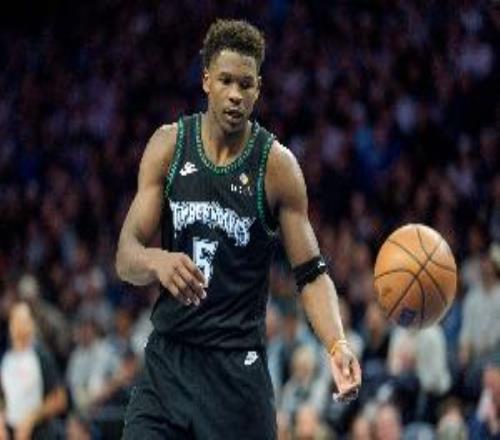 躺贏一把！愛德華茲10中5拿下14分4板2助2斷1帽