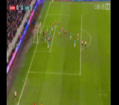 傷得不輕！遠(yuǎn)藤航受傷倒地痛苦掩面，被擔(dān)架直接抬出場(chǎng)