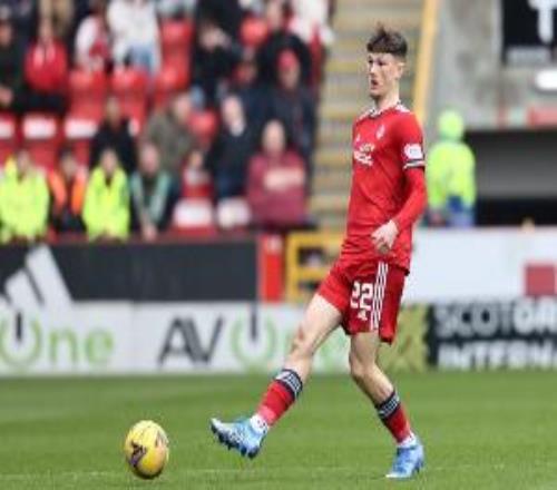 跟隊：卡爾文拉姆塞被利物浦球迷各種吹，他連比賽名單都進不去