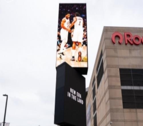 哈登迎主場首秀！騎士官方曬米哈二人組廣告牌：克利夫蘭新篇章
