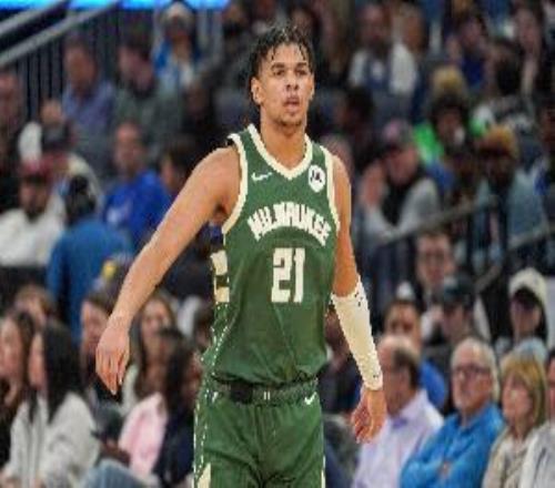 人挪活烏斯曼吉昂面對(duì)舊主攻防發(fā)揮高效砍19分11板6助4帽