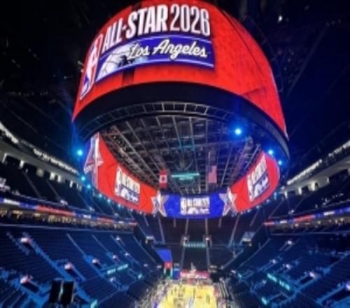 氛圍已經(jīng)起來了！LA記者曬照：快船主場全明星元素拉滿