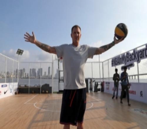 “白巧克力”威廉姆斯正式與耐克續(xù)約將擔(dān)任復(fù)刻版球鞋代言人