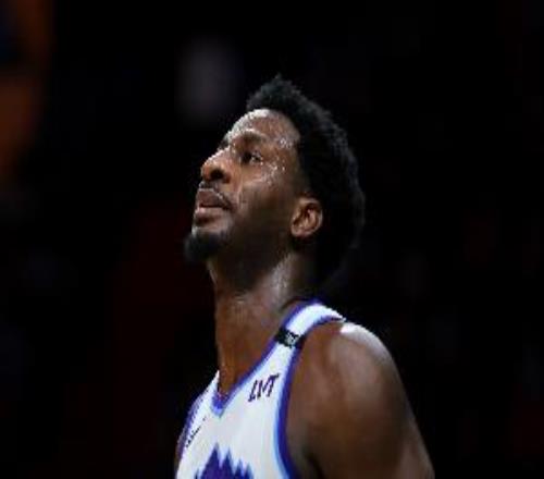 JJJ或賽季報(bào)銷！解說(shuō)：確實(shí)不太懂但是能看明白你很棒下季咱們拼