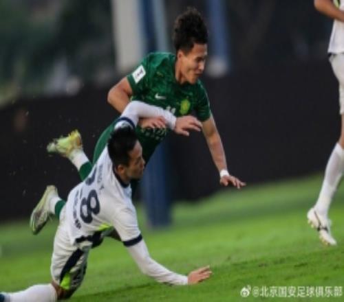 熱身賽北京國安22武漢三鎮(zhèn)林良銘破門+造點(diǎn)法比奧點(diǎn)射