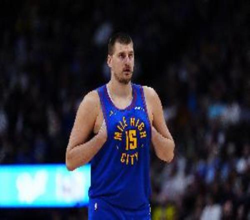 每年拿MVP和你的馬每年都贏選哪一個約基奇：必須是馬！