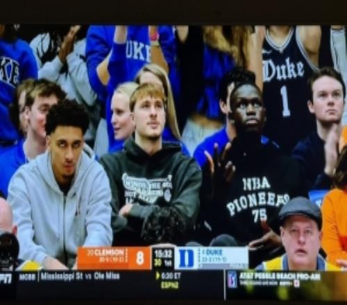 弗拉格回杜克大學(xué)觀戰(zhàn)NCAA馬盧阿奇、普羅克特皆現(xiàn)場支持母校