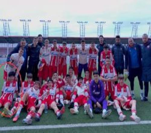 替補(bǔ)攻入一球！紅星U17梯隊(duì)曬全隊(duì)?wèi)c祝合照，萬項(xiàng)在一排最邊上