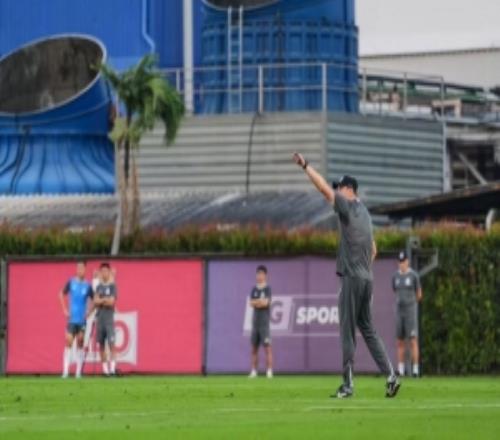 完成明天上午的訓練后，申花全隊將飛赴武里南