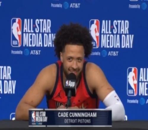 多達(dá)72萬！記者：你會幫斯圖爾特付罰款坎寧安苦笑：我會的