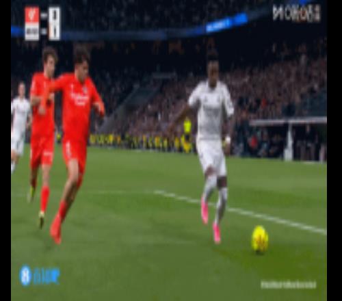 又一個點球！維尼修斯再次被阿蘭布魯放倒造點，點球梅開二度