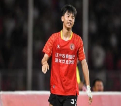 朱藝：鐵人18歲小將張家鳴租借加盟塞爾維亞球隊(duì)沃日多瓦茨