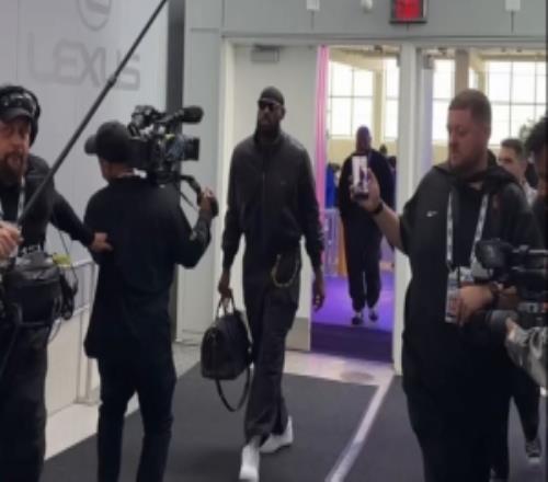 生涯第22次入選！湖人官推曬詹姆斯到場片段：國王抵達(dá)全明星現(xiàn)場