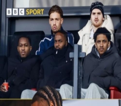 何時首秀斯特林現場觀看新東家費耶諾德比賽