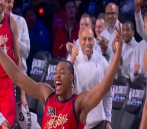 NBA全明星正賽循環(huán)賽巴恩斯絕殺美國(guó)新星隊(duì)險(xiǎn)勝世界隊(duì)