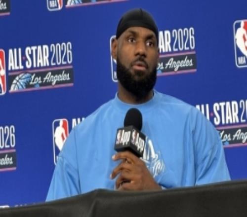 詹姆斯：我在退役后將探索許多事業(yè)如擁有球隊(duì)目前專注于本賽季