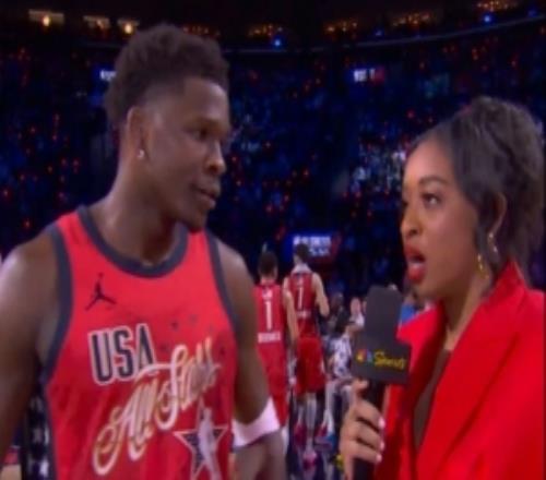 華子打趣與文班跳球：他身高2米4我才1米8裁判應(yīng)該往我這邊拋！